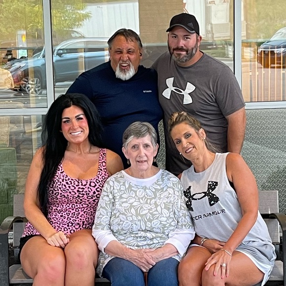 Meet your Posher, Dakota - Picture 6 of 7